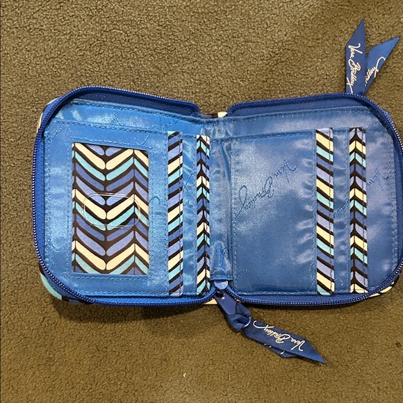 Vera Bradley Blue and White Floral Wallet - Picture 3 of 5
